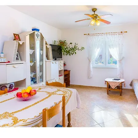 Arizanov Apartment